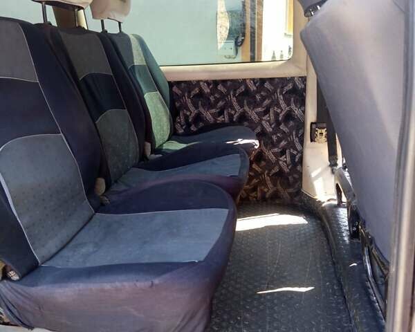 Сірий Фольксваген Transporter, об'ємом двигуна 2.4 л та пробігом 390 тис. км за 4300 $, фото 4 на Automoto.ua