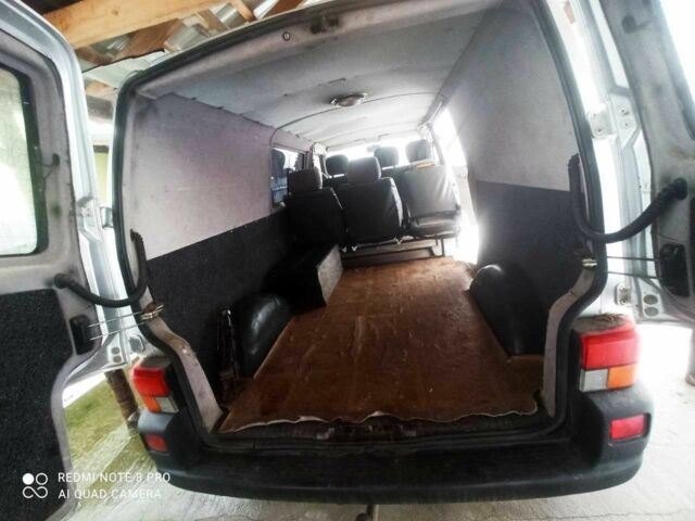 Серый Фольксваген Transporter, объемом двигателя 2.4 л и пробегом 429 тыс. км за 3500 $, фото 12 на Automoto.ua