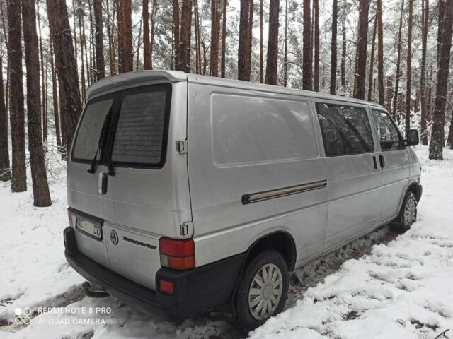 Серый Фольксваген Transporter, объемом двигателя 2.4 л и пробегом 429 тыс. км за 3500 $, фото 3 на Automoto.ua