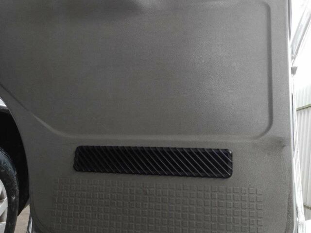 Серый Фольксваген Transporter, объемом двигателя 2.4 л и пробегом 429 тыс. км за 3500 $, фото 4 на Automoto.ua