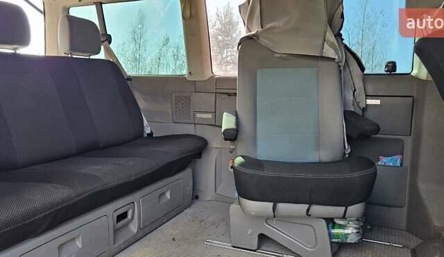 Серый Фольксваген Transporter, объемом двигателя 2.46 л и пробегом 430 тыс. км за 12000 $, фото 7 на Automoto.ua