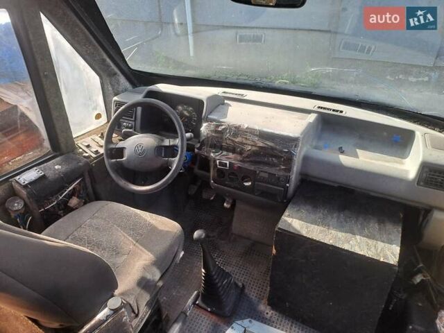 Сірий Фольксваген Transporter, об'ємом двигуна 2.36 л та пробігом 500 тис. км за 2500 $, фото 6 на Automoto.ua