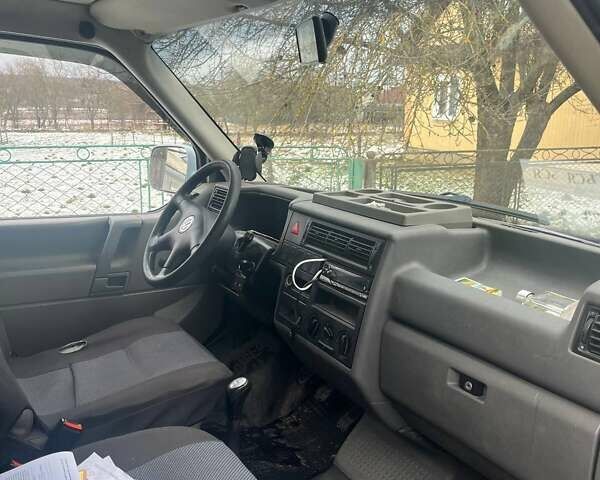 Серый Фольксваген Transporter, объемом двигателя 2.5 л и пробегом 407 тыс. км за 6200 $, фото 5 на Automoto.ua