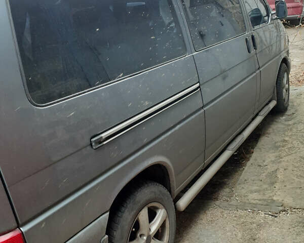 Сірий Фольксваген Transporter, об'ємом двигуна 1.98 л та пробігом 217 тис. км за 7000 $, фото 4 на Automoto.ua
