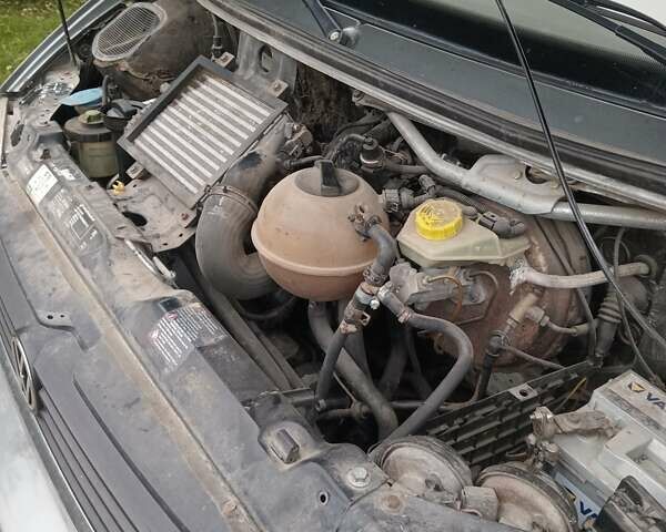 Сірий Фольксваген Transporter, об'ємом двигуна 2.5 л та пробігом 380 тис. км за 6300 $, фото 4 на Automoto.ua