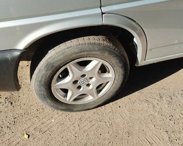 Сірий Фольксваген Transporter, об'ємом двигуна 2.5 л та пробігом 300 тис. км за 6900 $, фото 2 на Automoto.ua