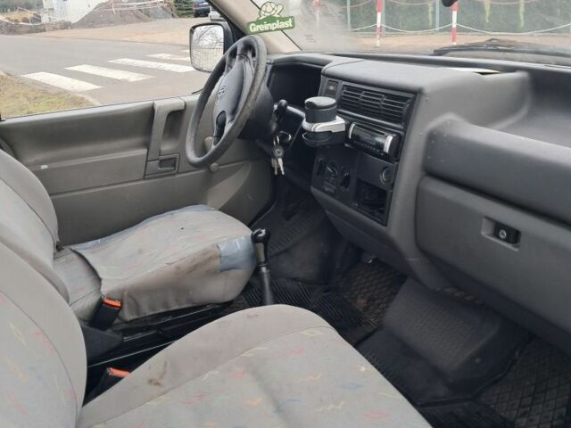 Серый Фольксваген Transporter, объемом двигателя 2 л и пробегом 383 тыс. км за 2670 $, фото 6 на Automoto.ua