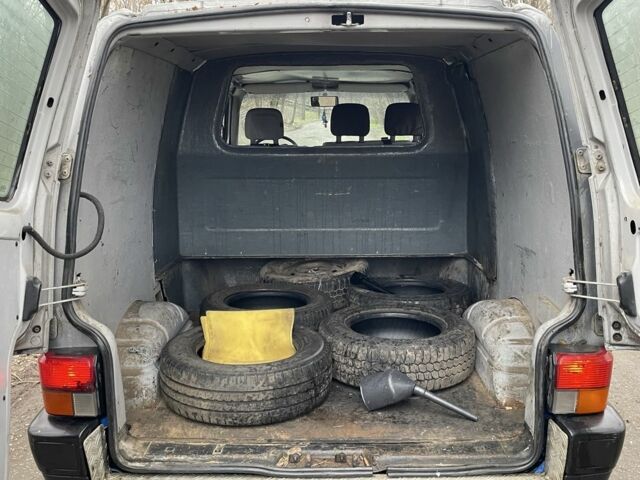 Сірий Фольксваген Transporter, об'ємом двигуна 2.4 л та пробігом 289 тис. км за 3250 $, фото 13 на Automoto.ua