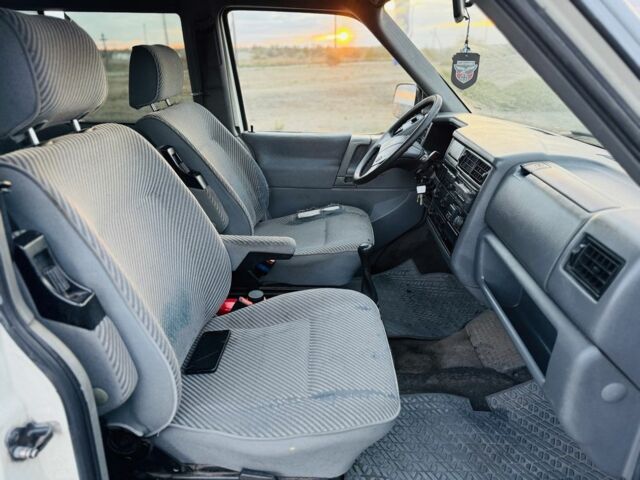 Сірий Фольксваген Transporter, об'ємом двигуна 0 л та пробігом 400 тис. км за 3200 $, фото 4 на Automoto.ua