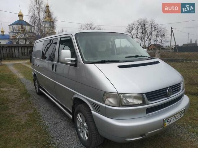 Серый Фольксваген Transporter, объемом двигателя 2.46 л и пробегом 370 тыс. км за 10000 $, фото 2 на Automoto.ua