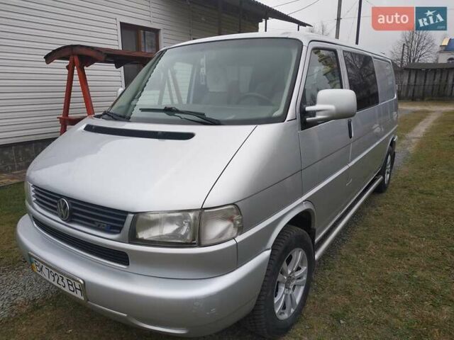 Серый Фольксваген Transporter, объемом двигателя 2.46 л и пробегом 370 тыс. км за 10000 $, фото 1 на Automoto.ua