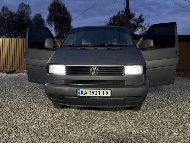 Сірий Фольксваген Transporter, об'ємом двигуна 2.5 л та пробігом 159 тис. км за 10900 $, фото 1 на Automoto.ua