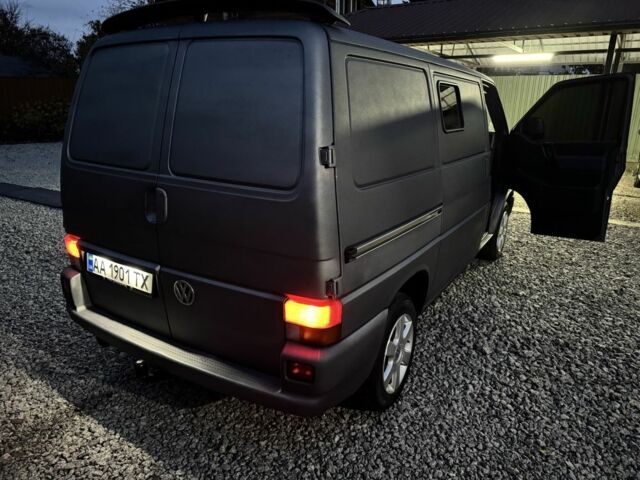 Сірий Фольксваген Transporter, об'ємом двигуна 2.5 л та пробігом 159 тис. км за 10900 $, фото 2 на Automoto.ua