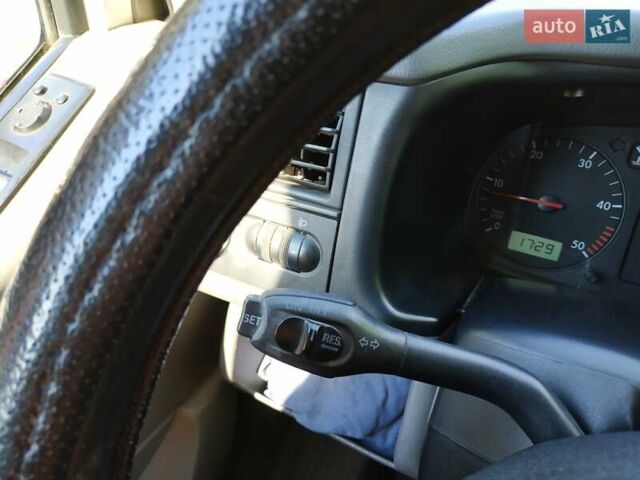 Серый Фольксваген Transporter, объемом двигателя 2.46 л и пробегом 370 тыс. км за 10000 $, фото 6 на Automoto.ua