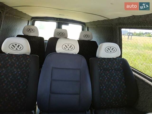 Серый Фольксваген Transporter, объемом двигателя 2.46 л и пробегом 370 тыс. км за 10000 $, фото 9 на Automoto.ua