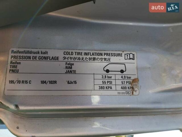 Серый Фольксваген Transporter, объемом двигателя 2.46 л и пробегом 370 тыс. км за 10000 $, фото 14 на Automoto.ua