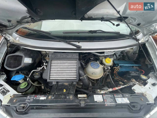 Сірий Фольксваген Transporter, об'ємом двигуна 2.46 л та пробігом 290 тис. км за 8500 $, фото 10 на Automoto.ua