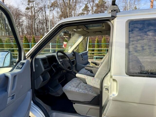 Сірий Фольксваген Transporter, об'ємом двигуна 2.5 л та пробігом 373 тис. км за 9999 $, фото 21 на Automoto.ua