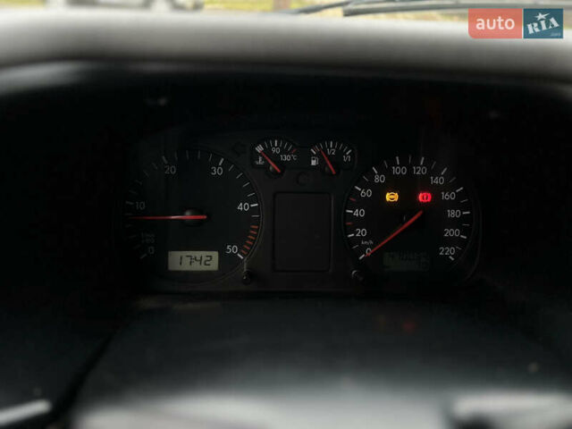 Серый Фольксваген Transporter, объемом двигателя 2.5 л и пробегом 470 тыс. км за 7300 $, фото 26 на Automoto.ua