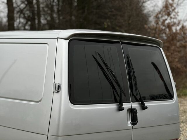 Серый Фольксваген Transporter, объемом двигателя 2.5 л и пробегом 470 тыс. км за 7300 $, фото 5 на Automoto.ua