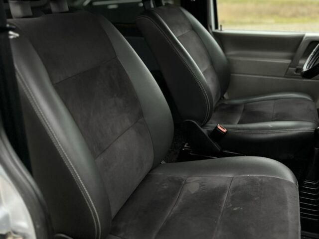 Серый Фольксваген Transporter, объемом двигателя 2.5 л и пробегом 470 тыс. км за 7300 $, фото 13 на Automoto.ua