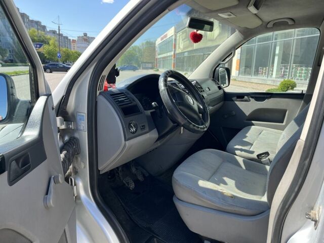 Серый Фольксваген Transporter, объемом двигателя 2.5 л и пробегом 505 тыс. км за 7400 $, фото 4 на Automoto.ua