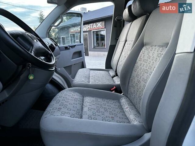 Серый Фольксваген Transporter, объемом двигателя 2.5 л и пробегом 181 тыс. км за 8300 $, фото 48 на Automoto.ua