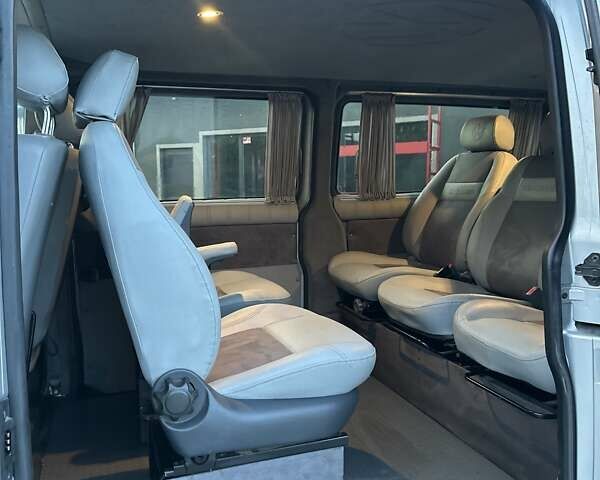 Серый Фольксваген Transporter, объемом двигателя 2.5 л и пробегом 181 тыс. км за 8300 $, фото 19 на Automoto.ua