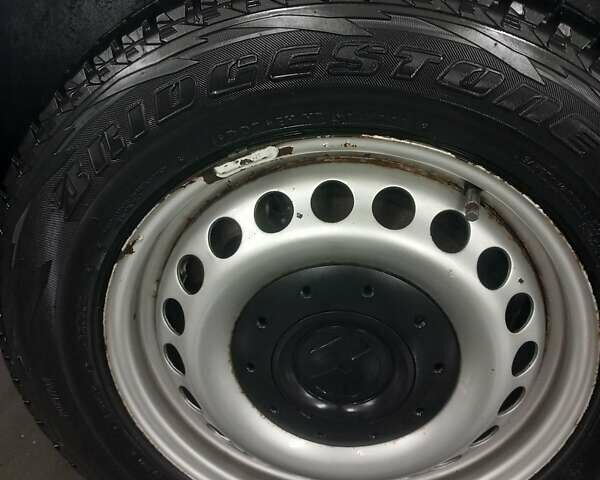 Серый Фольксваген Transporter, объемом двигателя 2.5 л и пробегом 428 тыс. км за 9000 $, фото 11 на Automoto.ua