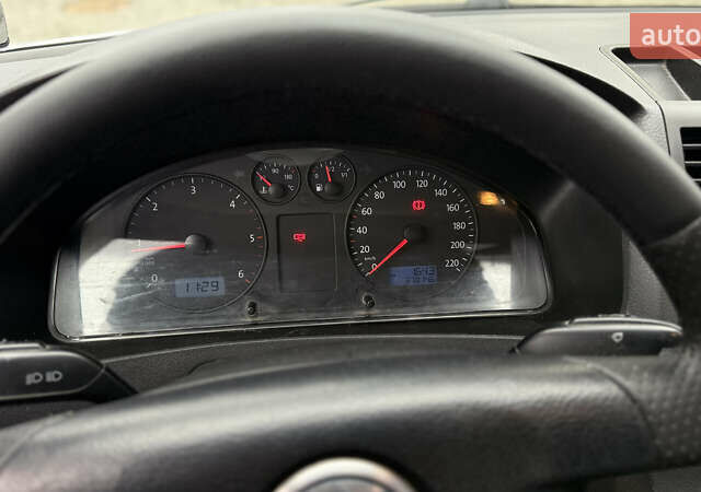 Сірий Фольксваген Transporter, об'ємом двигуна 1.9 л та пробігом 378 тис. км за 8650 $, фото 24 на Automoto.ua