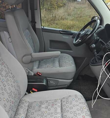 Сірий Фольксваген Transporter, об'ємом двигуна 1.9 л та пробігом 374 тис. км за 10500 $, фото 4 на Automoto.ua