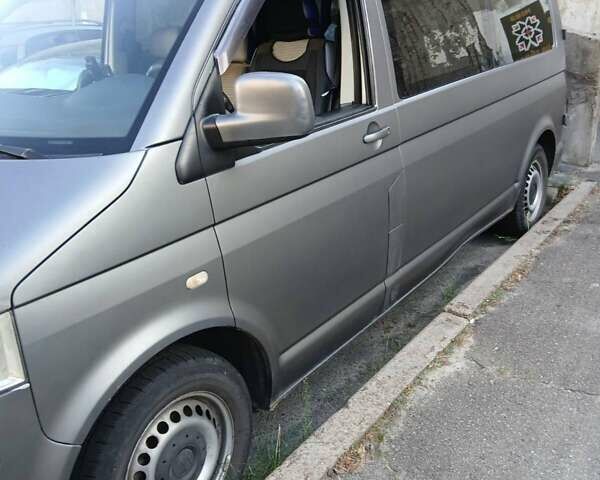 Серый Фольксваген Transporter, объемом двигателя 2.5 л и пробегом 582 тыс. км за 10000 $, фото 4 на Automoto.ua