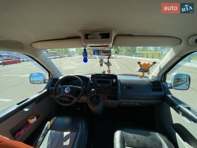 Серый Фольксваген Transporter, объемом двигателя 2.5 л и пробегом 335 тыс. км за 9200 $, фото 6 на Automoto.ua