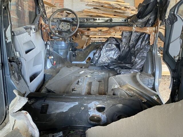 Серый Фольксваген Transporter, объемом двигателя 2 л и пробегом 200 тыс. км за 3200 $, фото 4 на Automoto.ua