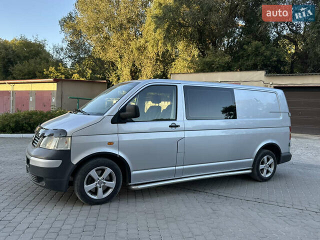 Серый Фольксваген Transporter, объемом двигателя 2.5 л и пробегом 218 тыс. км за 8600 $, фото 5 на Automoto.ua