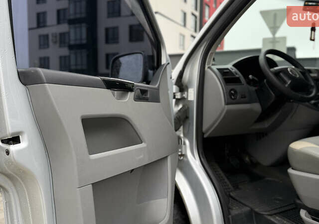 Сірий Фольксваген Transporter, об'ємом двигуна 1.9 л та пробігом 378 тис. км за 8650 $, фото 19 на Automoto.ua