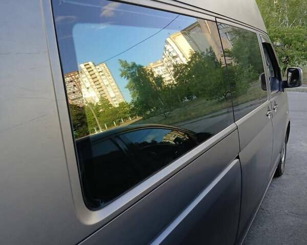 Серый Фольксваген Transporter, объемом двигателя 2.5 л и пробегом 582 тыс. км за 10000 $, фото 7 на Automoto.ua