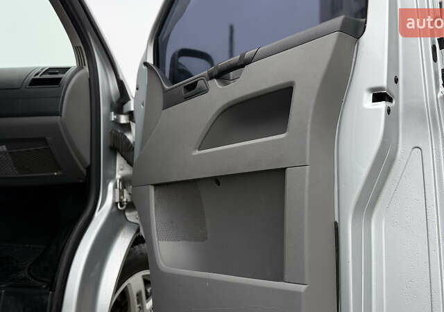 Сірий Фольксваген Transporter, об'ємом двигуна 1.9 л та пробігом 378 тис. км за 8650 $, фото 25 на Automoto.ua