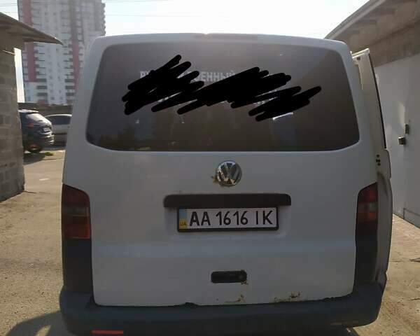 Серый Фольксваген Transporter, объемом двигателя 1.9 л и пробегом 450 тыс. км за 6000 $, фото 1 на Automoto.ua