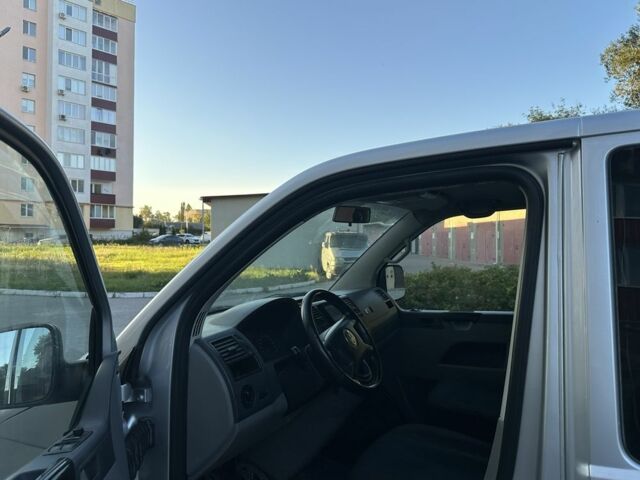 Серый Фольксваген Transporter, объемом двигателя 2.5 л и пробегом 215 тыс. км за 8700 $, фото 4 на Automoto.ua