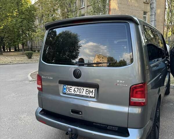 Серый Фольксваген Transporter, объемом двигателя 2.5 л и пробегом 400 тыс. км за 12000 $, фото 11 на Automoto.ua