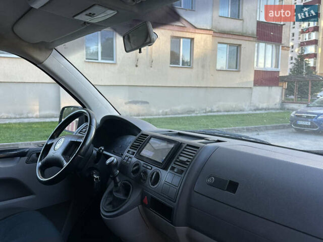 Серый Фольксваген Transporter, объемом двигателя 2.5 л и пробегом 218 тыс. км за 8600 $, фото 31 на Automoto.ua