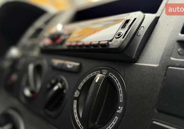 Сірий Фольксваген Transporter, об'ємом двигуна 1.9 л та пробігом 378 тис. км за 8650 $, фото 28 на Automoto.ua