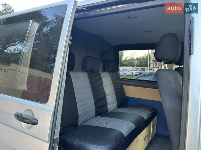 Серый Фольксваген Transporter, объемом двигателя 2.5 л и пробегом 218 тыс. км за 8600 $, фото 36 на Automoto.ua