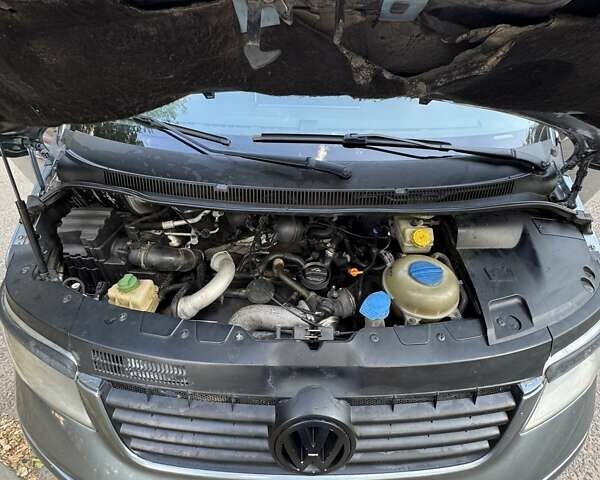 Серый Фольксваген Transporter, объемом двигателя 2.5 л и пробегом 400 тыс. км за 12000 $, фото 7 на Automoto.ua