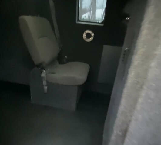 Серый Фольксваген Transporter, объемом двигателя 2.5 л и пробегом 690 тыс. км за 17000 $, фото 23 на Automoto.ua