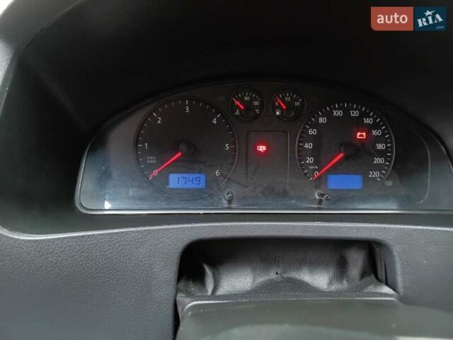 Серый Фольксваген Transporter, объемом двигателя 2.5 л и пробегом 357 тыс. км за 8200 $, фото 22 на Automoto.ua