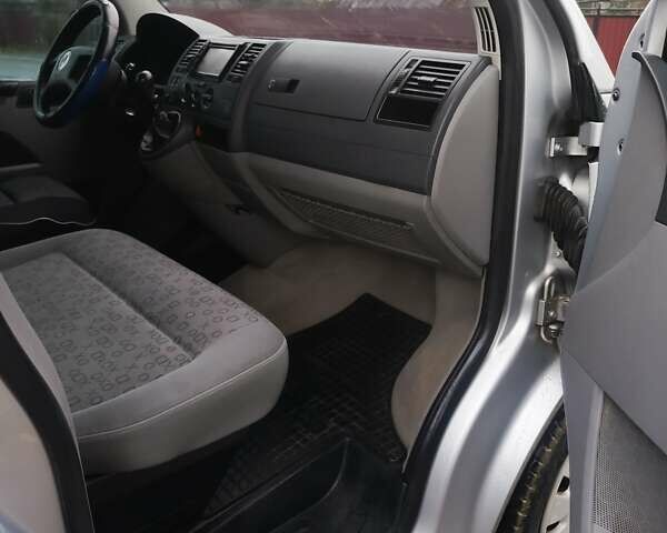 Серый Фольксваген Transporter, объемом двигателя 1.9 л и пробегом 379 тыс. км за 8700 $, фото 7 на Automoto.ua