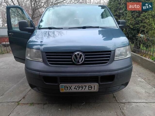 Серый Фольксваген Transporter, объемом двигателя 2.5 л и пробегом 357 тыс. км за 8200 $, фото 2 на Automoto.ua