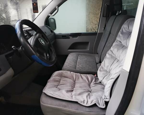Серый Фольксваген Transporter, объемом двигателя 1.9 л и пробегом 379 тыс. км за 8700 $, фото 9 на Automoto.ua